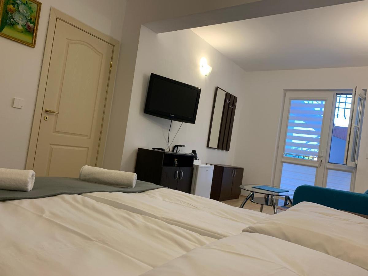 Sunray Guest House, Private Rooms & Apartment With Lovely Sea View Varna Exterior foto