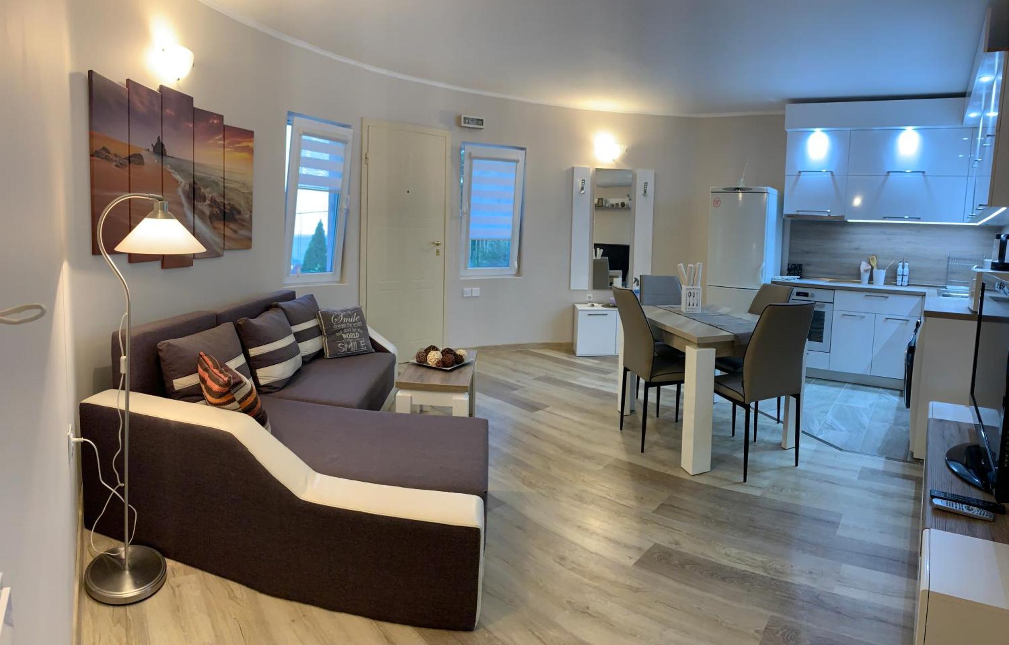 Sunray Guest House, Private Rooms & Apartment With Lovely Sea View Varna Exterior foto